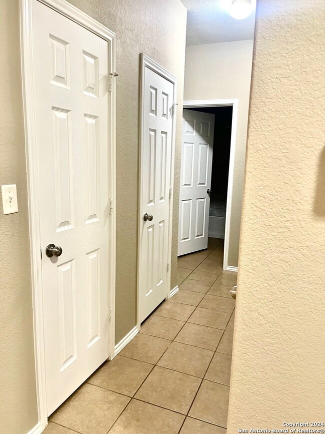 10107 Reyes Heights, San Antonio, TX 78254 - photo 6
