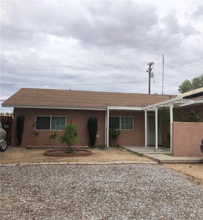 14236 Arrowhead Dr, Victorville, CA 92395 - photo 3