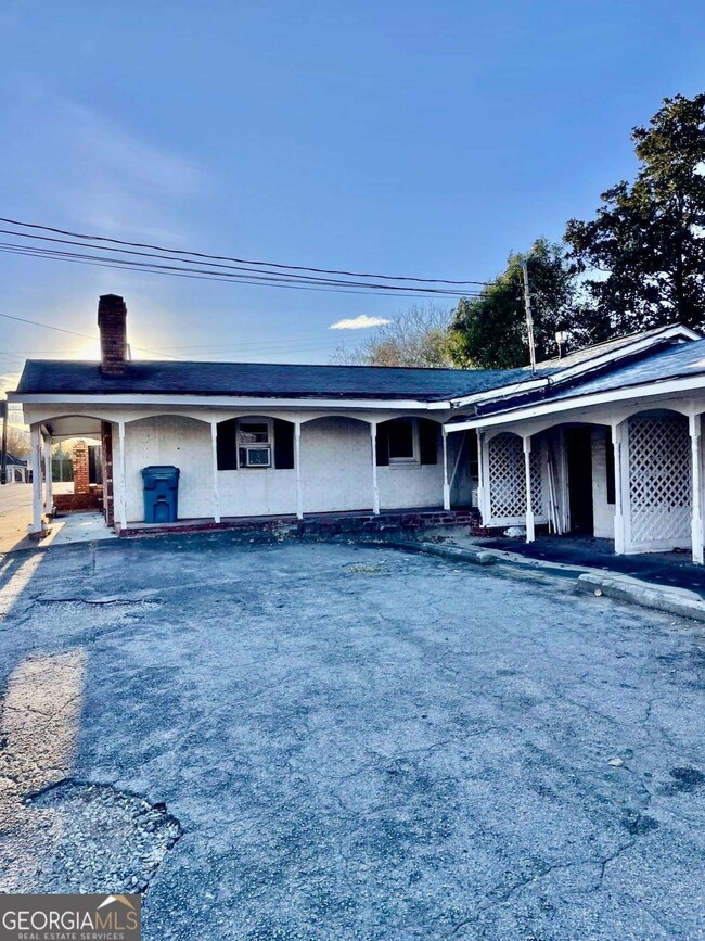 103 E Main St, Irwinton, GA 31042 - photo 2