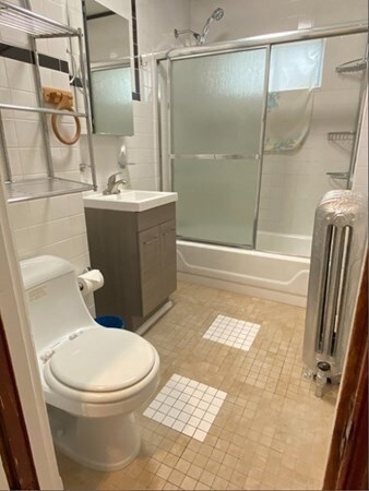 322 Highland Ave unit 2Left, Somerville, MA 02144 - photo 4