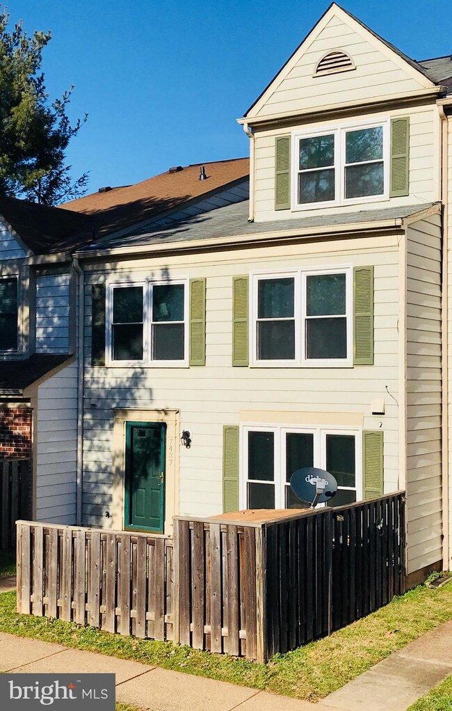 7437 Rokeby Dr unit 10, Manassas, VA 20109 - photo 2