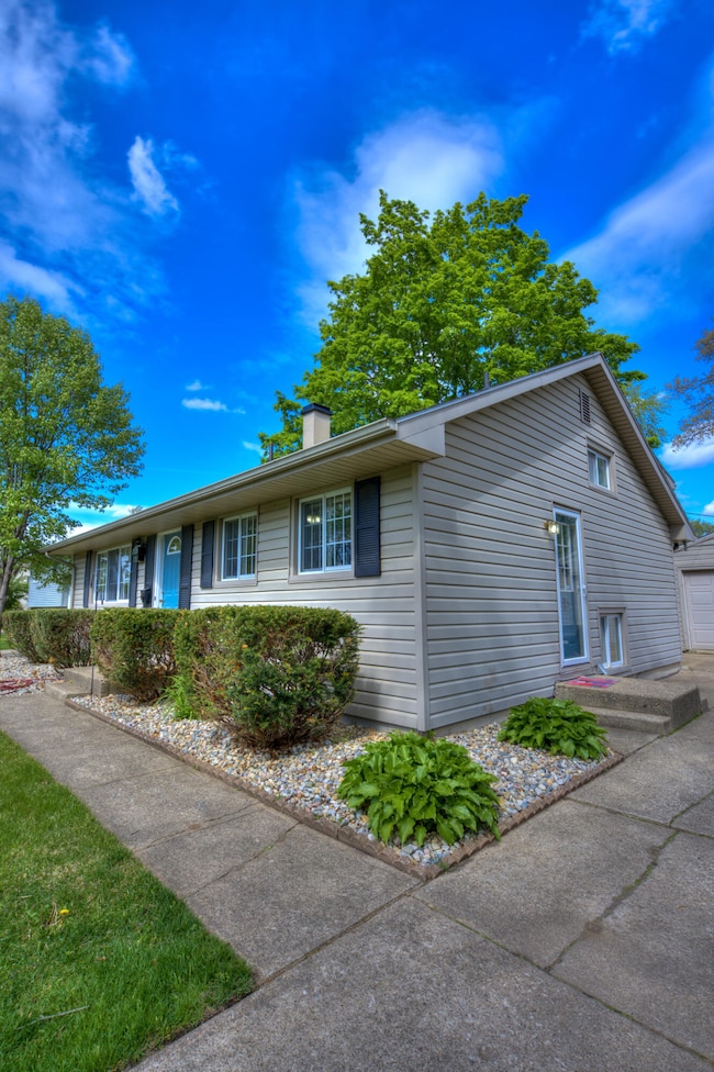 1728 Winston Dr, South Bend, IN 46635 - photo 6