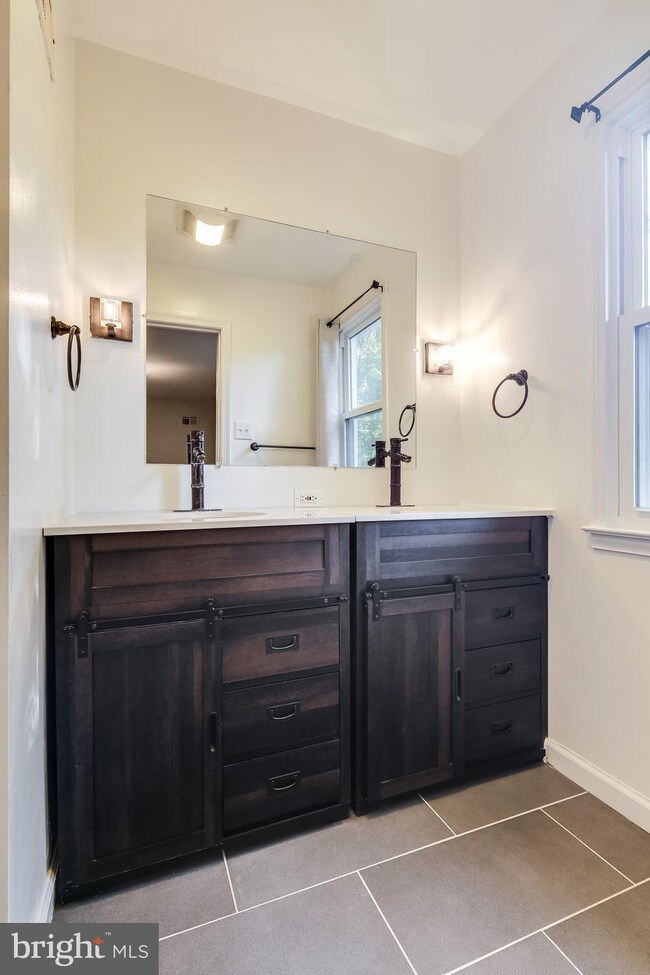 1505 Crestline Rd, Silver Spring, MD 20904 - photo 6