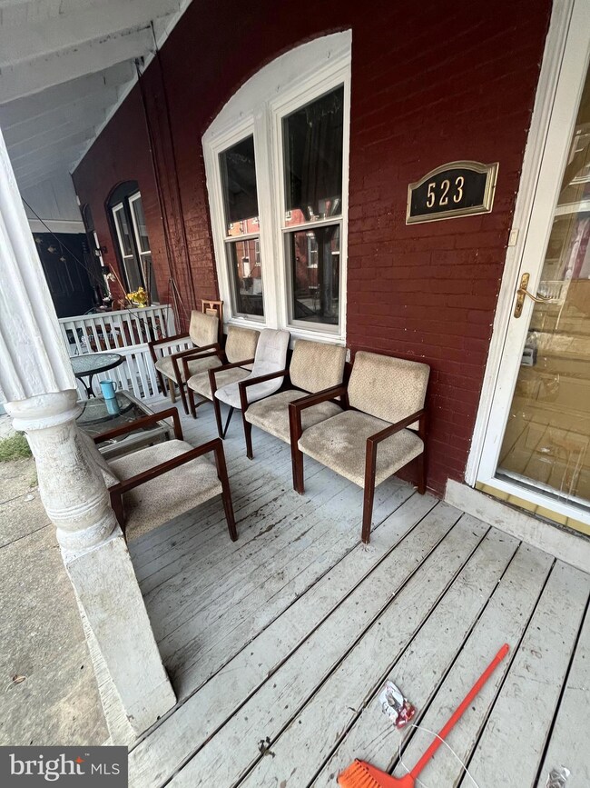 523 Howard Ave, Lancaster, PA 17602 - photo 2