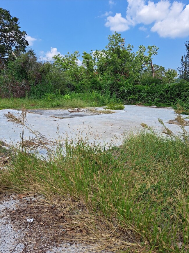 6907 Banyan St, Houston, TX 77028 - photo 3