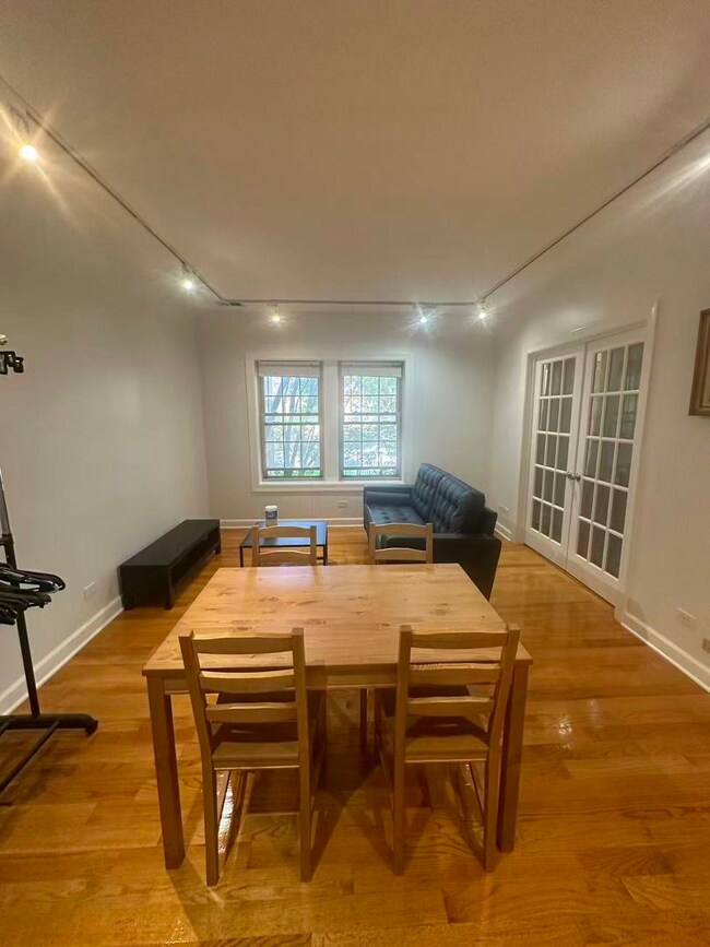 843 E 52nd St unit 1, Chicago, IL 60615 - photo 3