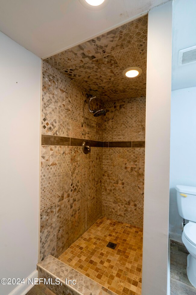 5815 Rosedale Ln, Jacksonville, FL 32244 - photo 5