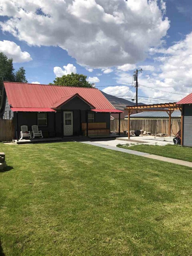 240 W Shepard St, Winnemucca, NV 89445 - photo 4