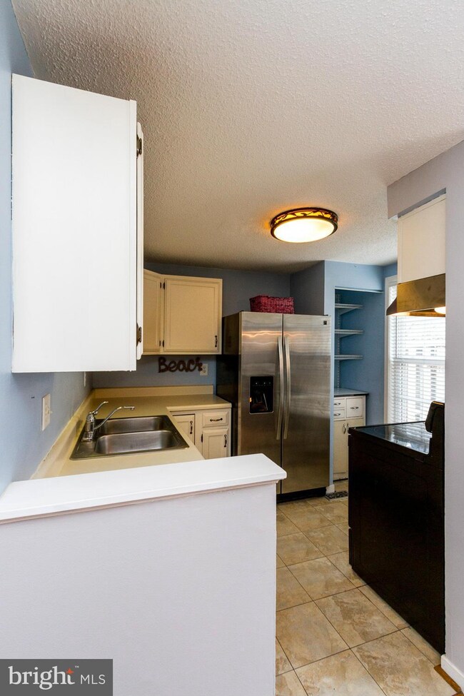 833 Oak Leaf Ct, Warrenton, VA 20186 - photo 4