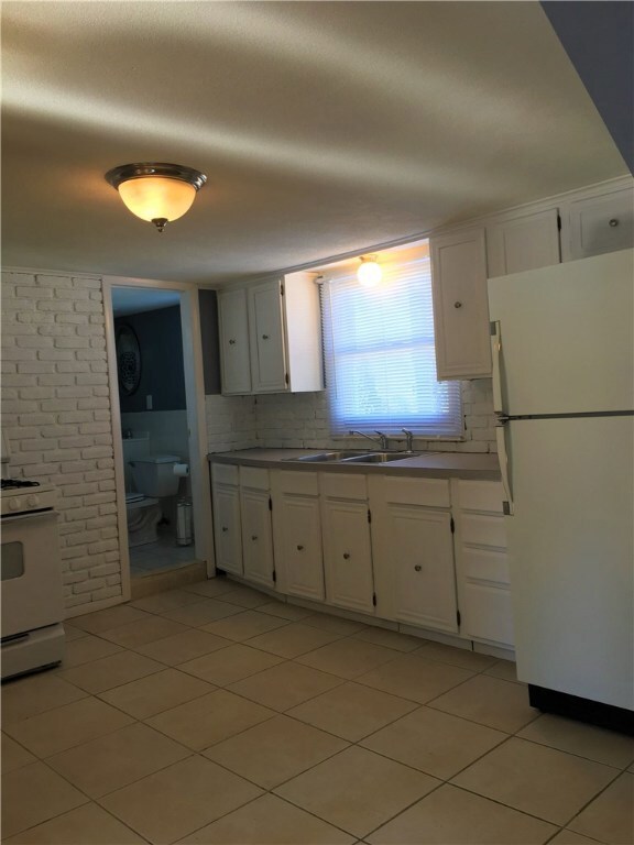 202 Enfield Ave, Providence, RI 02908 - photo 4