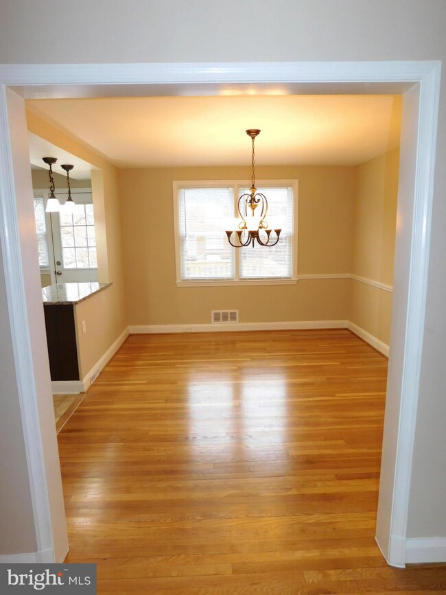 5506 Woodmont Ave, Baltimore, MD 21239 - photo 5