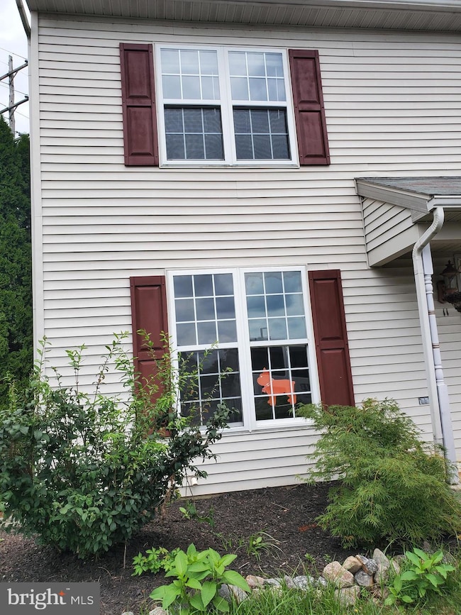 11 Broadwinge Cir, Hamburg, PA 19526 - photo 2