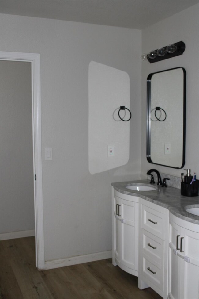 275 N Peach Ave, Clovis, CA 93612 - photo 5