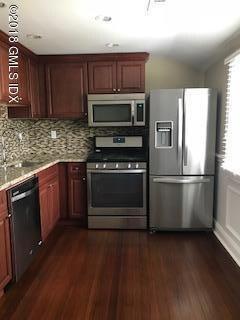 31 Bible St unit 2nd Floor, Cos Cob, CT 06807 - photo 2