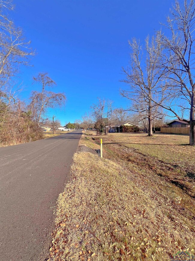 150 Dale Dr, Kilgore, TX 75662 - photo 2