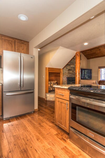 Stainless appliances.