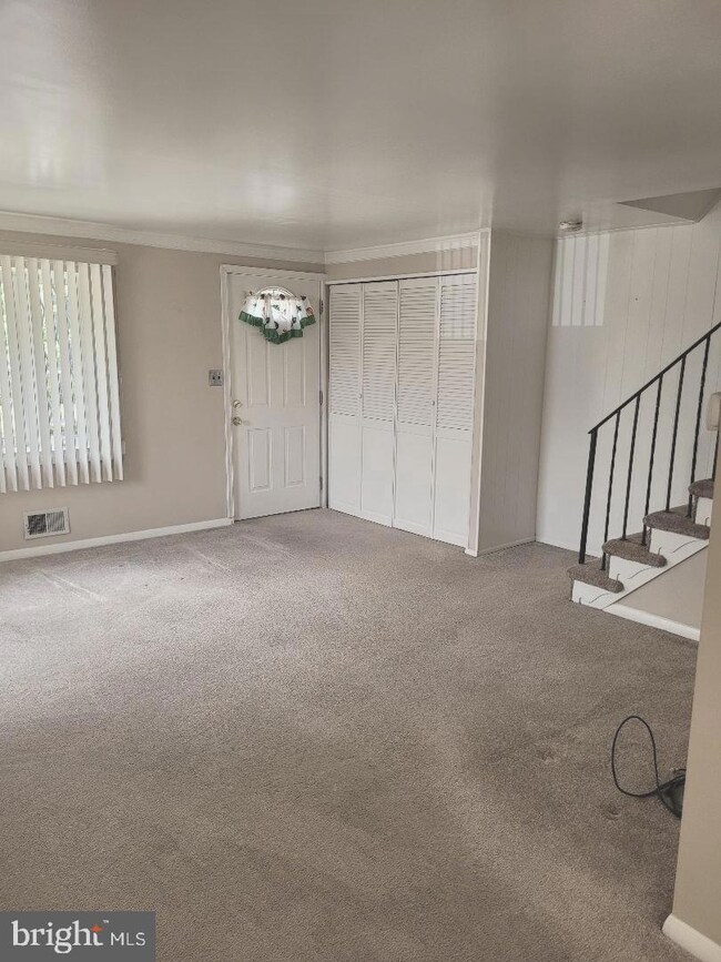 3171 Ryerson Cir, Halethorpe, MD 21227 - photo 7