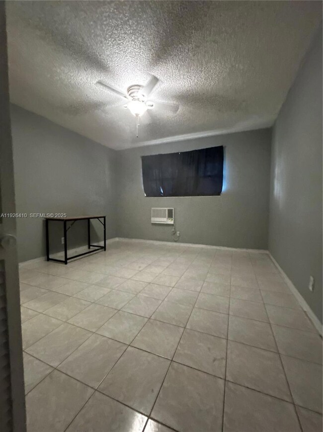 2641 Polk St unit 9, Hollywood, FL 33020 - photo 5