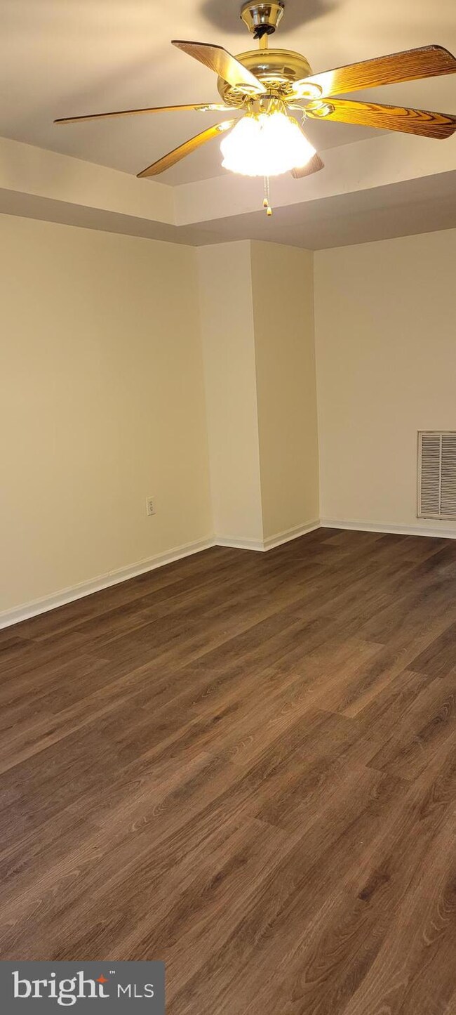 8547 Pioneer Dr, Severn, MD 21144 - photo 4