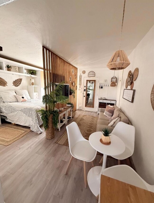 309 Crocus Terrace unit 9, Hollywood, FL 33019 - photo 4