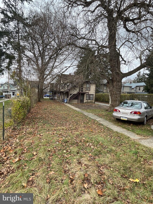 448 S 2nd St, Chambersburg, PA 17201 - photo 3