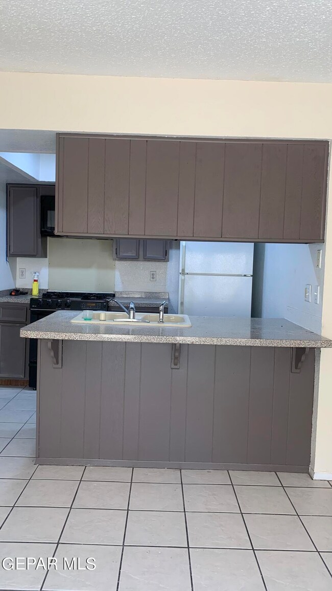 10628 Springwood Dr unit C, El Paso, TX 79935 - photo 4