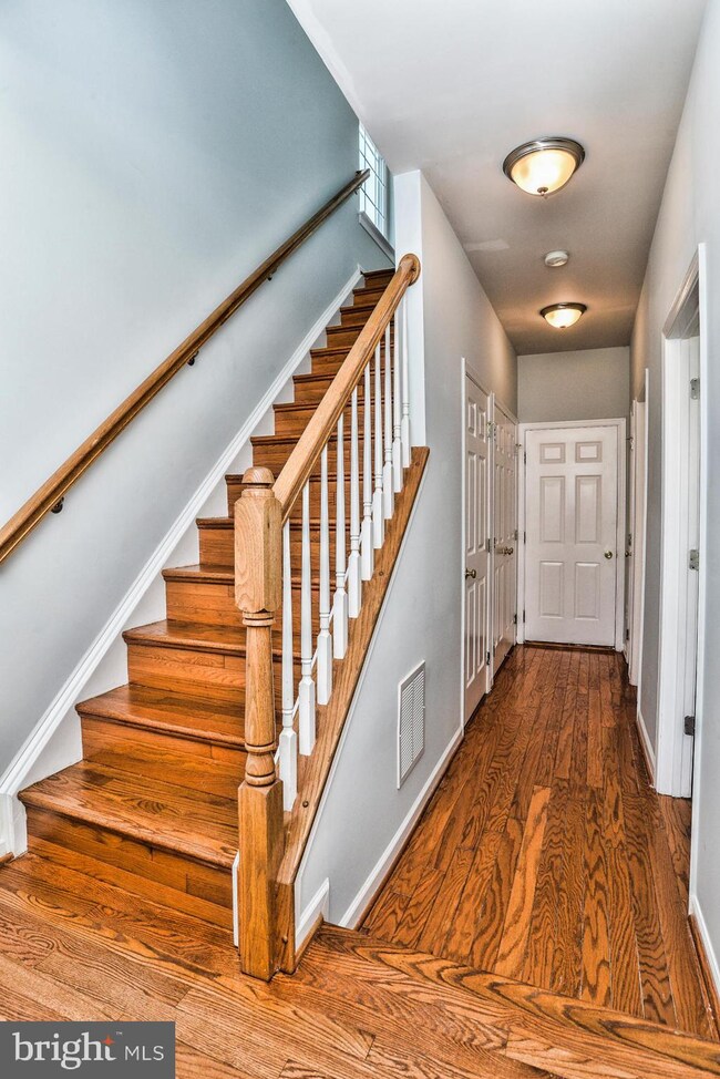 42772 Atchison Terrace unit 2A, Chantilly, VA 20152 - photo 3