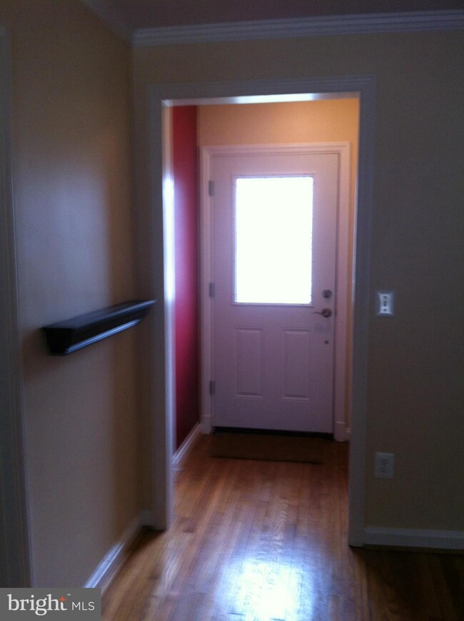 4112 Edgevale Ct, Chevy Chase, MD 20815 - photo 4