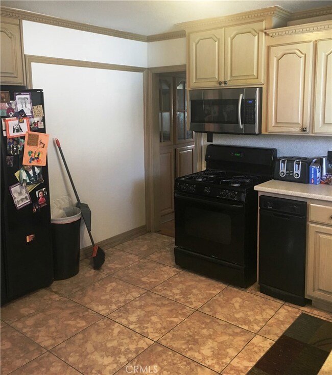 6143 Castana Ave, Lakewood, CA 90712 - photo 5