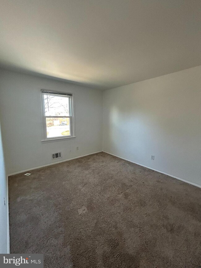 24101 Ridge Rd, Germantown, MD 20876 - photo 7