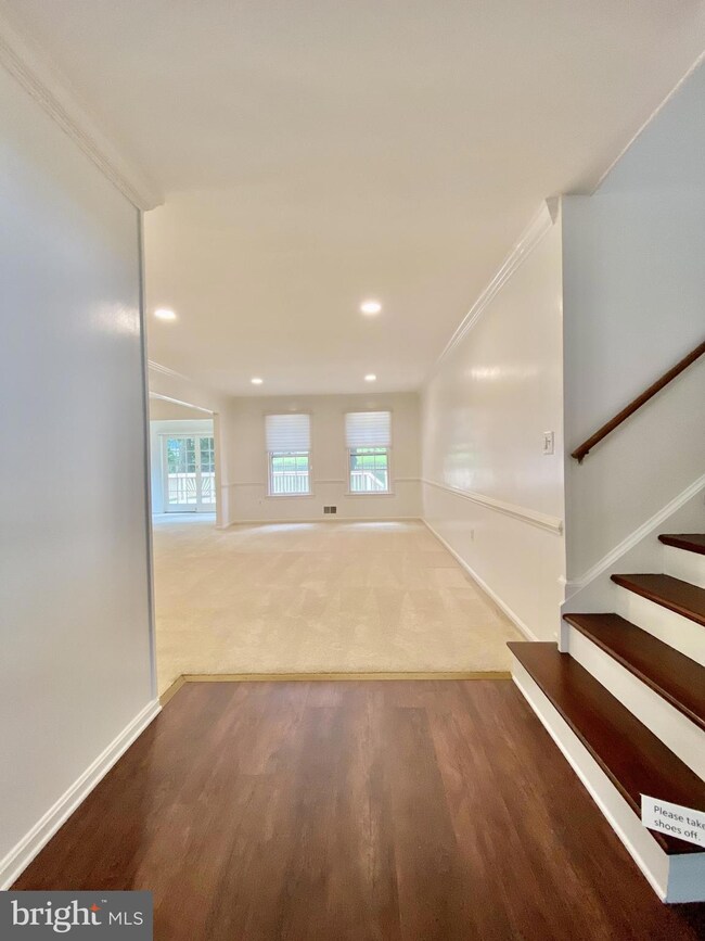 15129 Middlegate Rd, Silver Spring, MD 20905 - photo 2