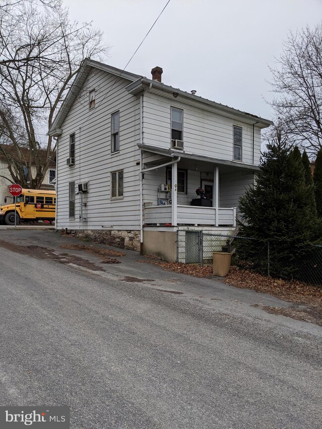 541 S 4th St, Newport, PA 17074 - photo 2
