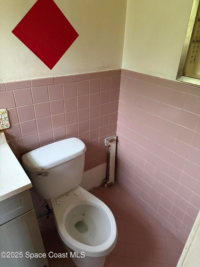 3042 Plummer Cir, Melbourne, FL 32901 - photo 2