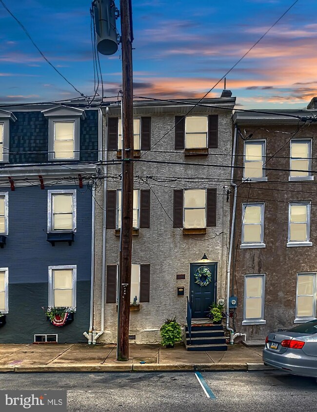 337 E Hector St, Conshohocken, PA 19428 - photo 2