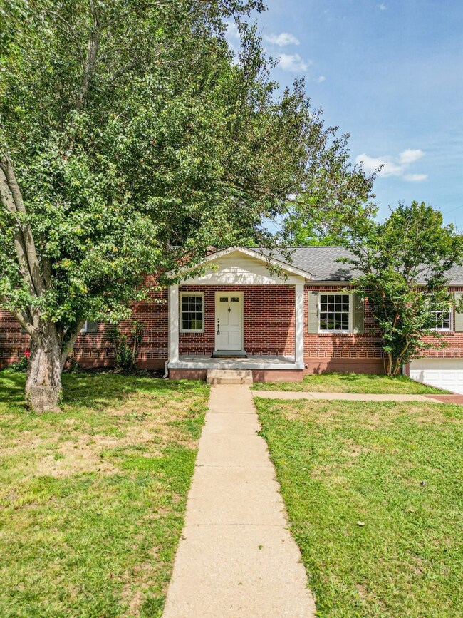 1204 Rolling Fields Dr, Columbia, TN 38401 - photo 5