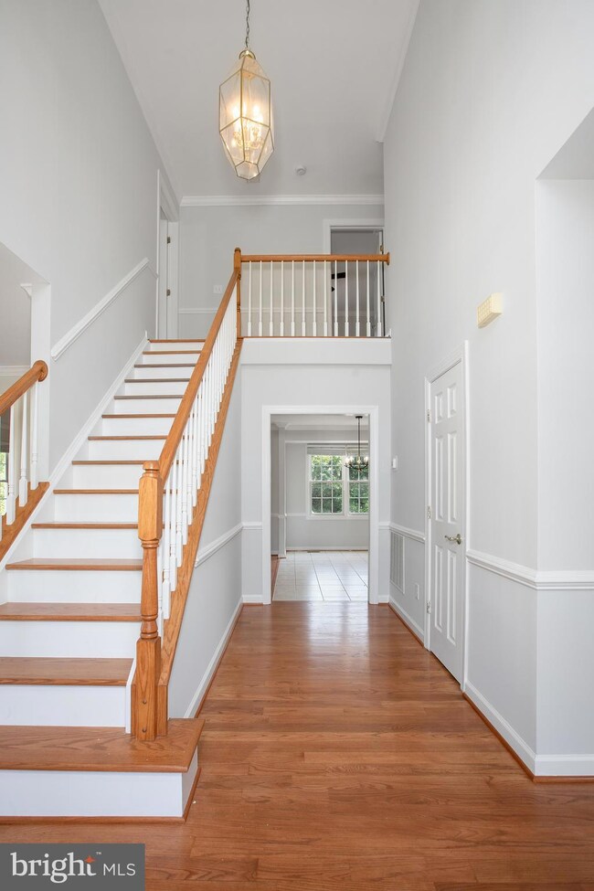 16068 Olmstead Ln, Woodbridge, VA 22191 - photo 3