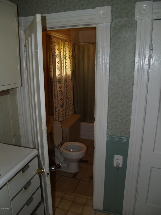 17 Tyler St, North Adams, MA 01247 - photo 7