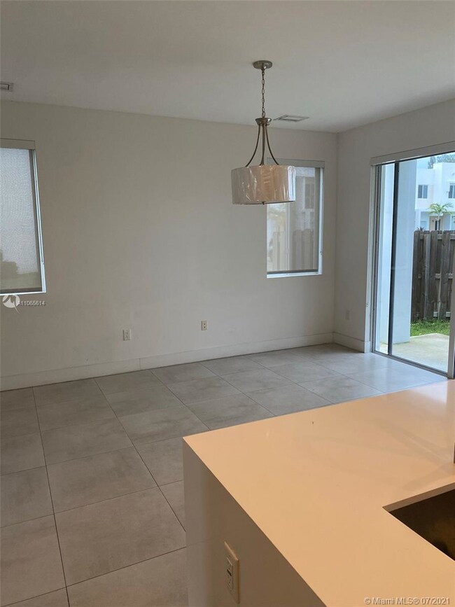 7231 NW 103rd Path, Doral, FL 33178 - photo 4