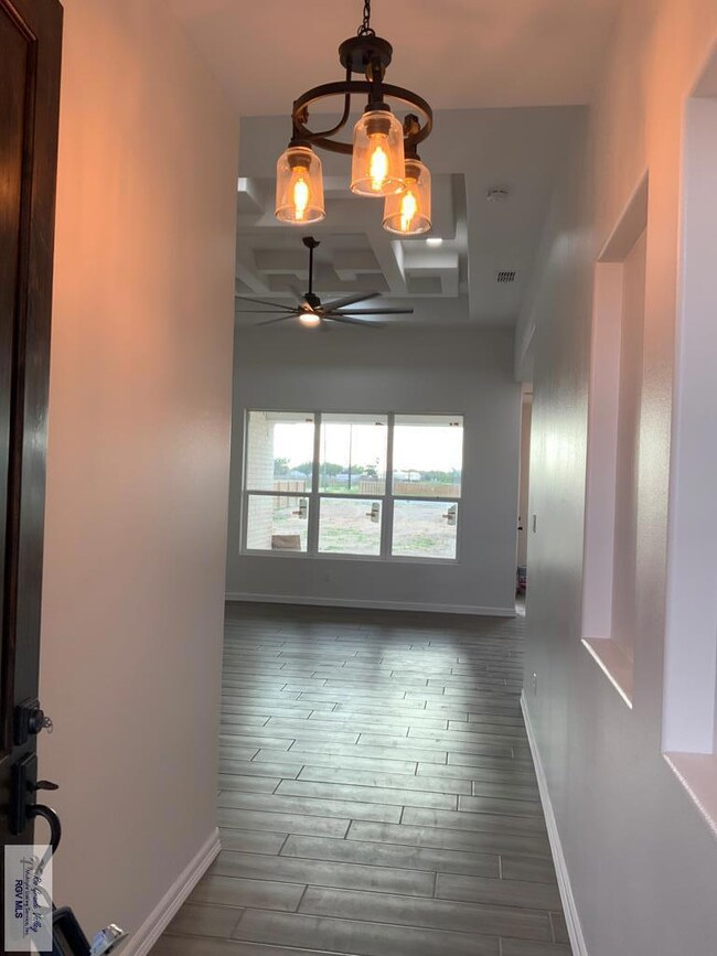 501 Pine Oak St, Donna, TX 78537 - photo 4