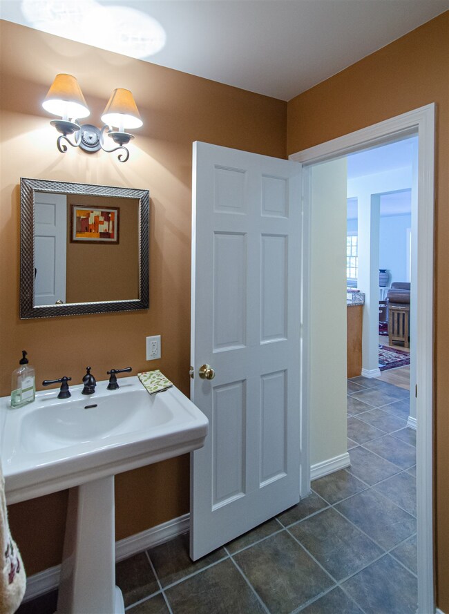 40 Mercy Strong Ln, Hartford, VT 05001 - photo 7