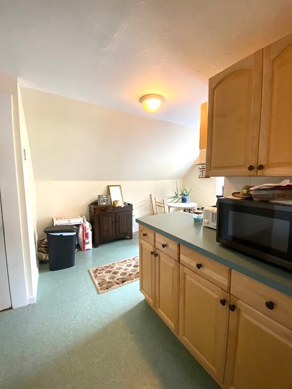 10 Summit Ave unit 6, Somerville, MA 02143 - photo 5