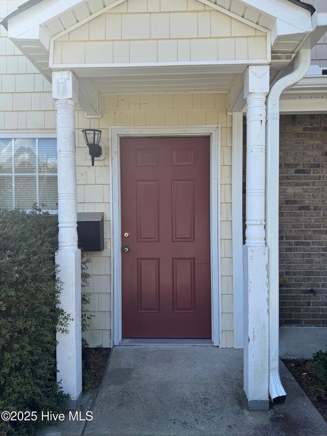 60 Rainbow Dr unit 7, Jacksonville, NC 28546 - photo 2