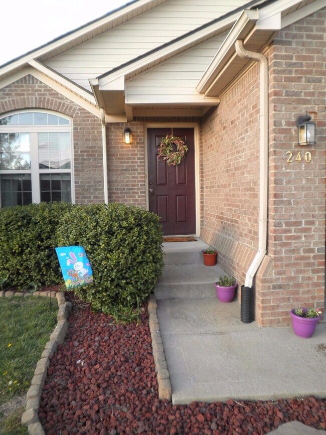 240 Palmer Dr, Frankfort, KY 40601 - photo 2