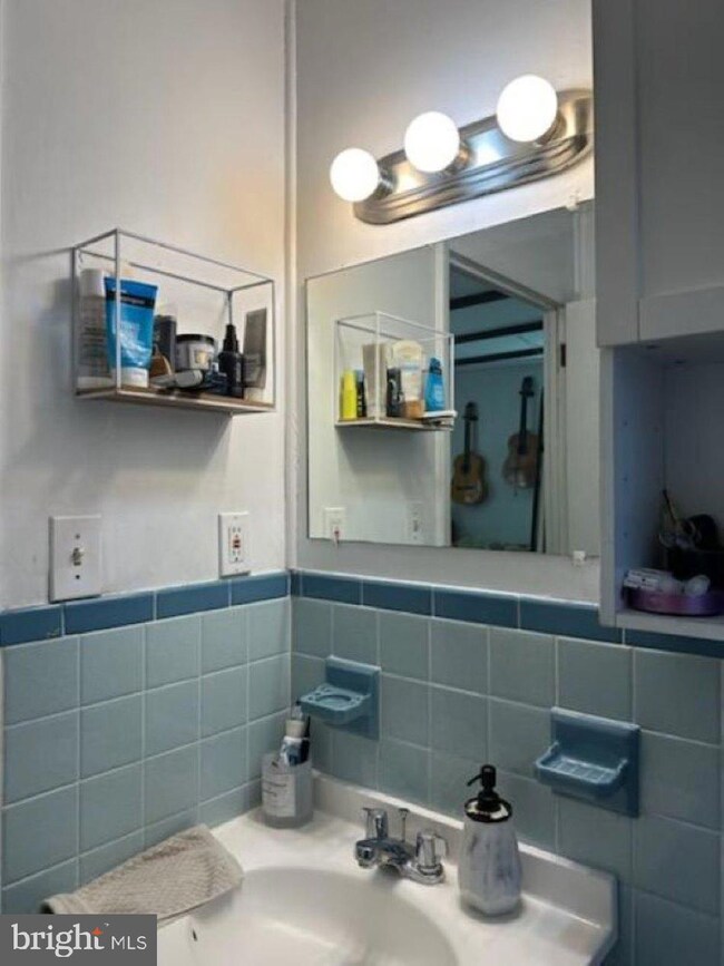 131 N Main St unit THE SUITE, New Hope, PA 18938 - photo 7