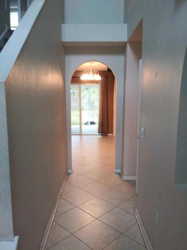 8065 Misty Meadow Ct N, Jacksonville, FL 32210 - photo 2
