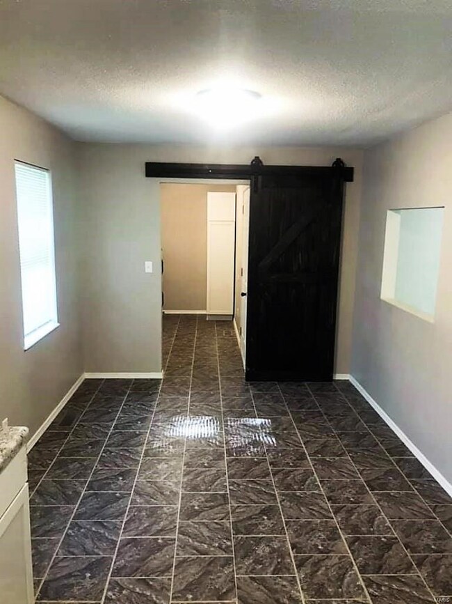 2419 National Ave, Poplar Bluff, MO 63901 - photo 3