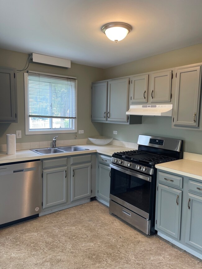 1227 Andover Cir unit 18C, Aurora, IL 60504 - photo 4