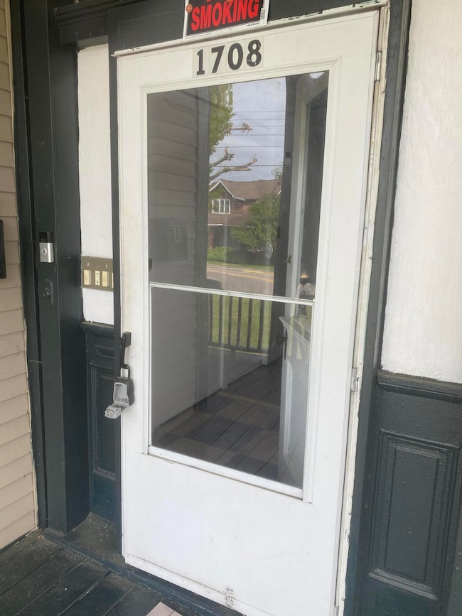 1708 N Main St, Apt B 2