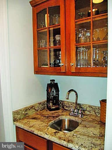 43067 Castlebar St, Chantilly, VA 20152 - photo 6