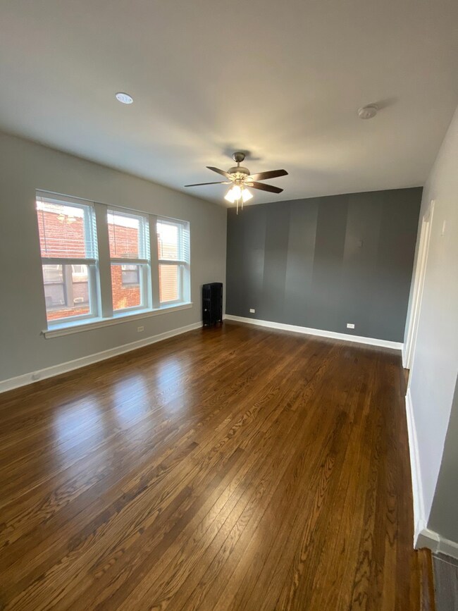 1722 W Juneway Terrace unit 3, Chicago, IL 60626 - photo 2